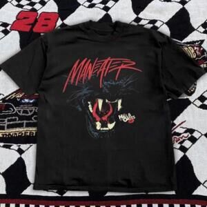 T-Shirt Maneater Graphic Tee